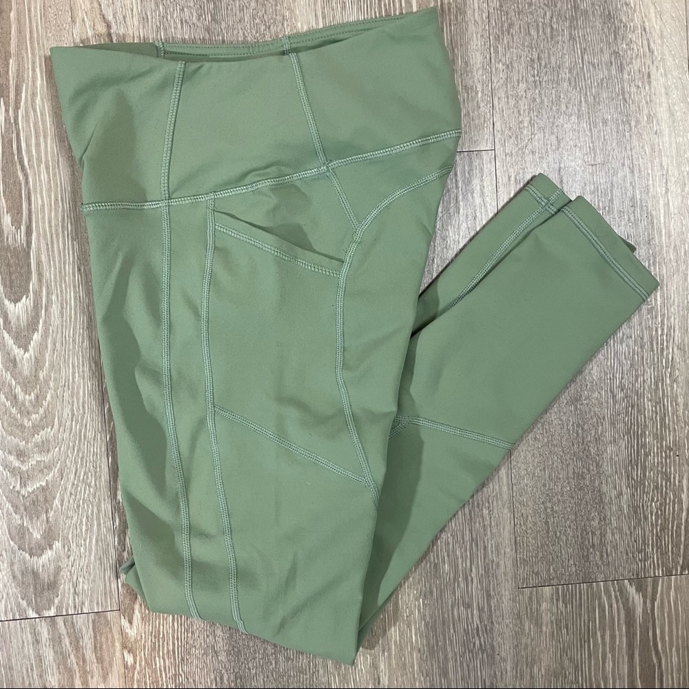 Til You Collapse Green Effortless Heart booty Leggings Size XS TYC